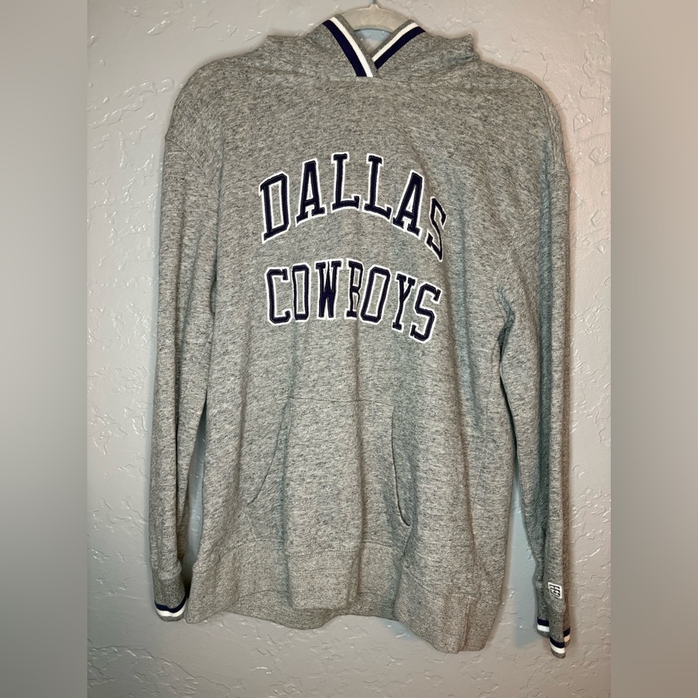 Dallas Cowboys Hoodie
Gray Size Medium
Tailgate/NFL